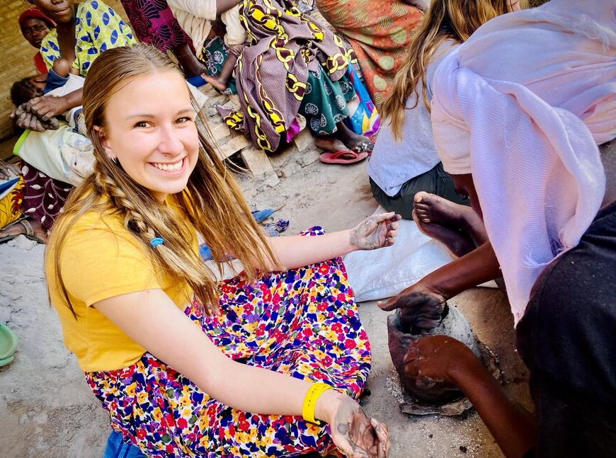 NWU student Lilly Fields in 卢旺达.